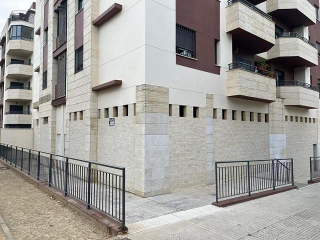 Local comercial en alquiler en Mairena del Aljarafe, Ciudad Expo photo 0