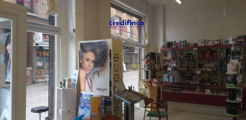 Local comercial en alquiler en Lleida, Eje Comercial photo 0