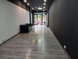 Local comercial en alquiler en Lleida, Ricard Vinyes photo 0