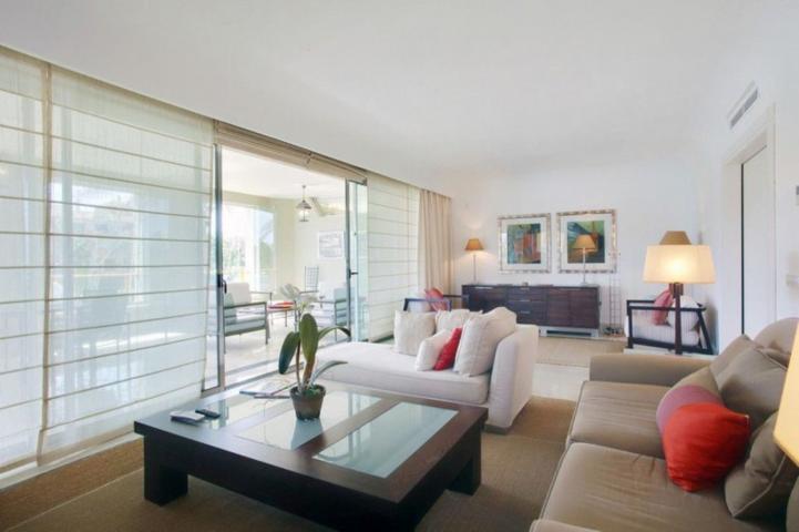 Apartamento en alquiler en Sotogrande, Sotogrande - La Marina photo 0