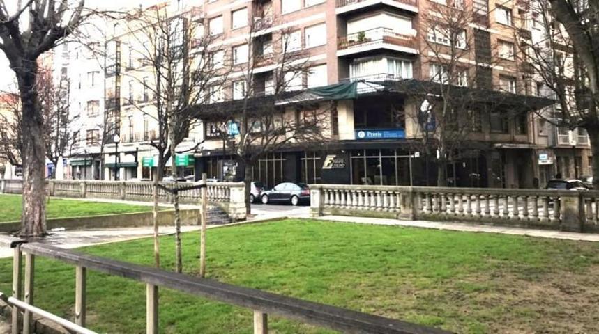 Local comercial en alquiler en Gijón, Área de Gijón photo 0