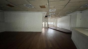 Local comercial en venta en Utrera, Utrera photo 0
