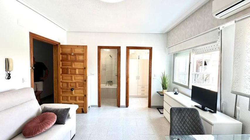 Apartamento en venta en Torrevieja, Estacion de autobuses photo 0