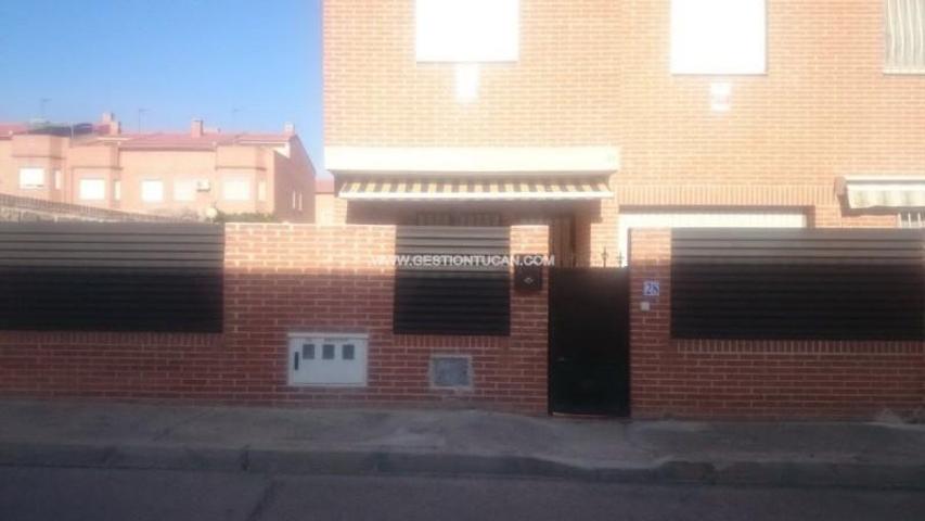 Chalet en venta en Chozas de Canales, Chozas De Canales photo 0