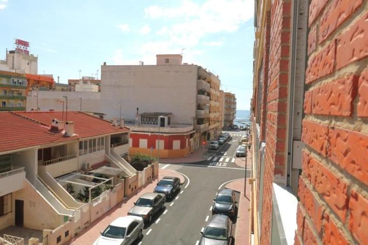 Apartamento en venta en Torrevieja, Playa de los Naufragos photo 0