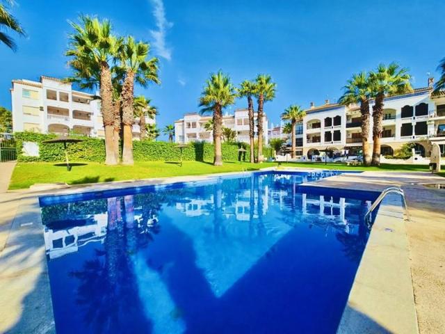 Apartamento en venta en Orihuela Costa, Villamartin photo 0