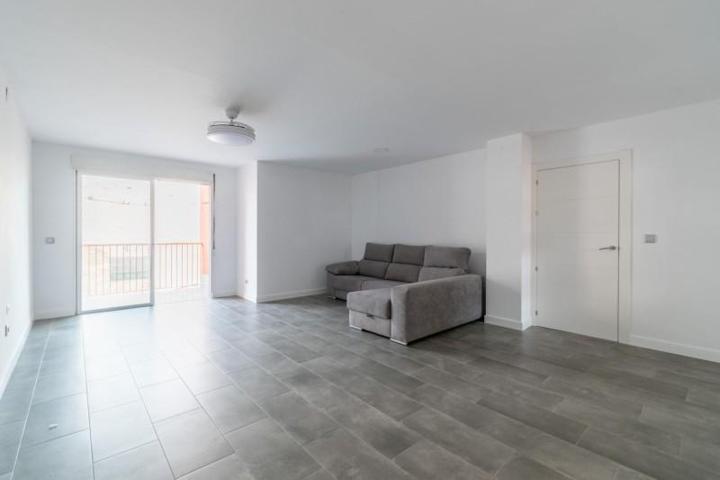 Piso en venta en Albolote, Ayuntamiento photo 0