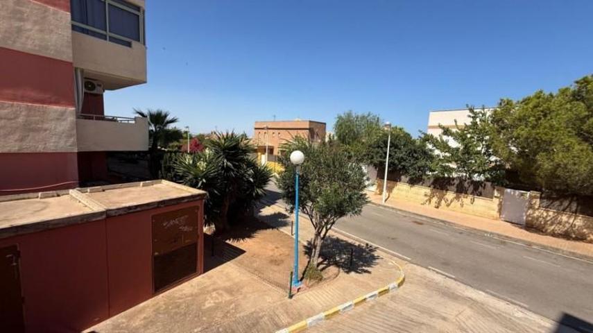 Apartamento en venta en La Manga del Mar Menor, Zona Galúa-Calnegre photo 0