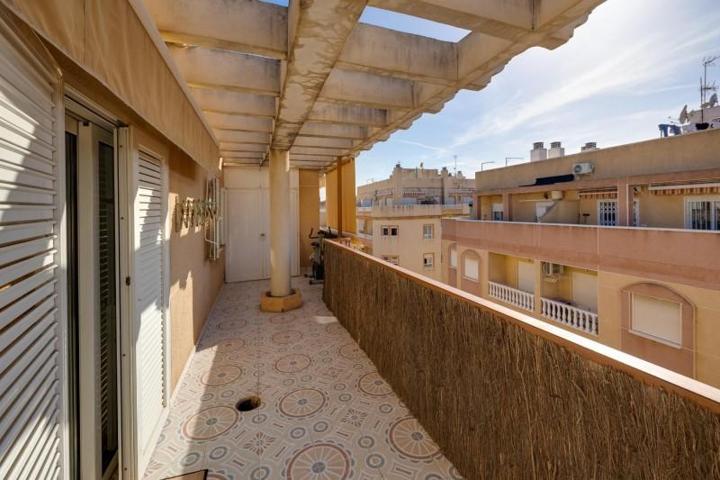 Apartamento en venta en Torrevieja, Centro photo 0
