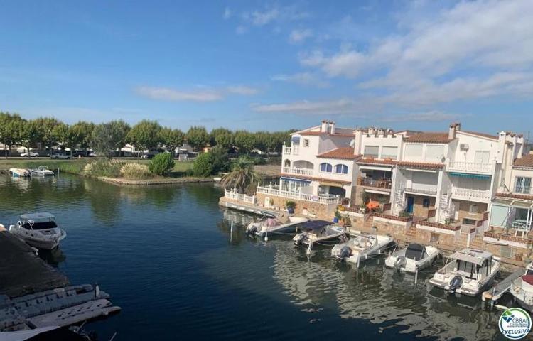 Apartamento en venta en Empuriabrava photo 0