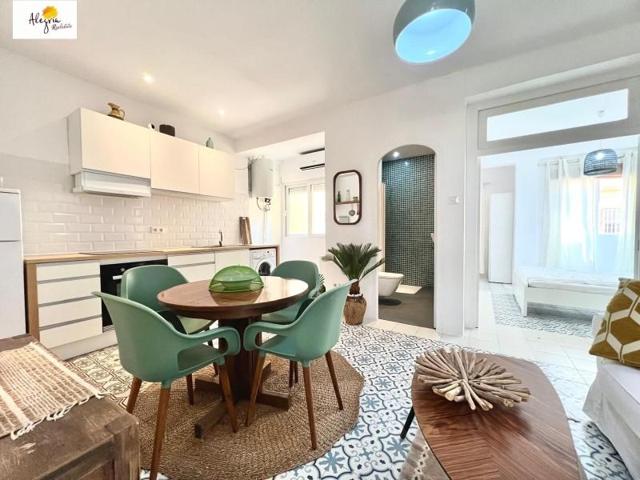 Piso en venta en Valencia, Torrefiel photo 0