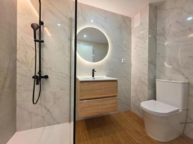 Casa en venta en Torrevieja, Playa de los locos photo 0