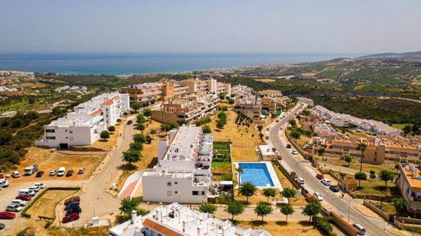 Apartamento en venta en Casares, Doña Julia Golf photo 0