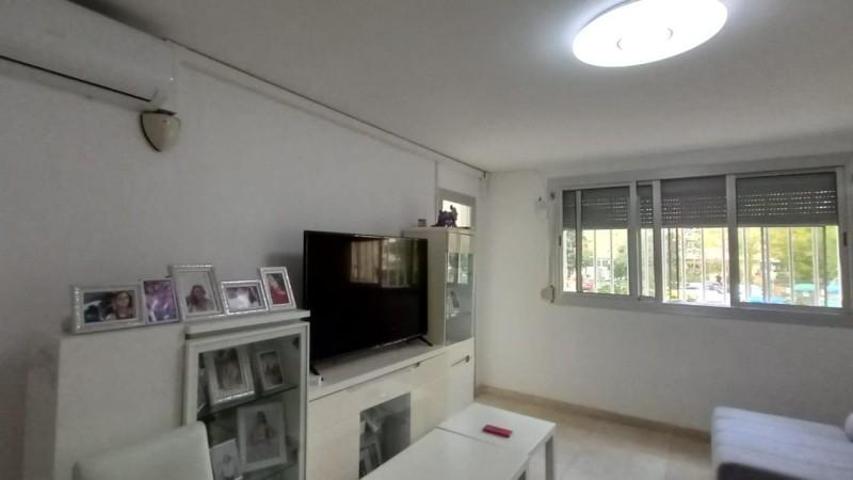 Piso en venta en Badia del Vallès, Badia del Vallés photo 0