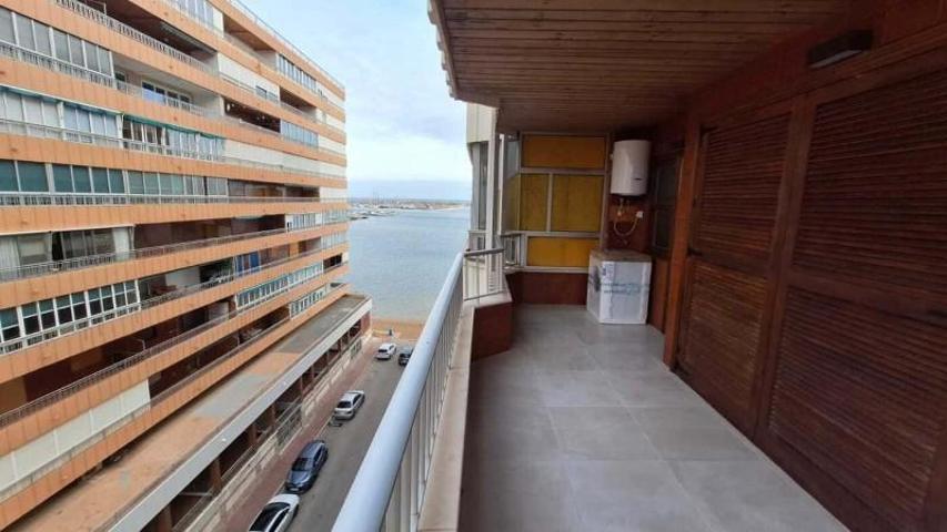 Apartamento en venta en Torrevieja photo 0
