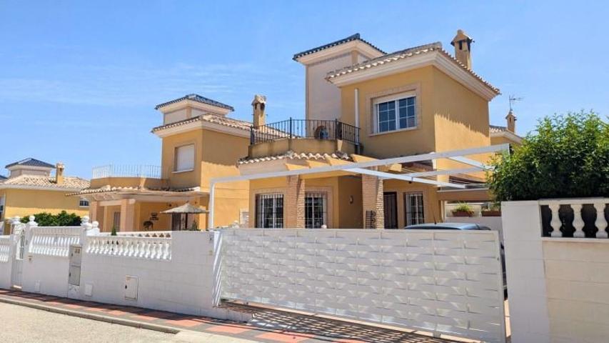 Chalet en venta en Algorfa, Costa blanca sur photo 0