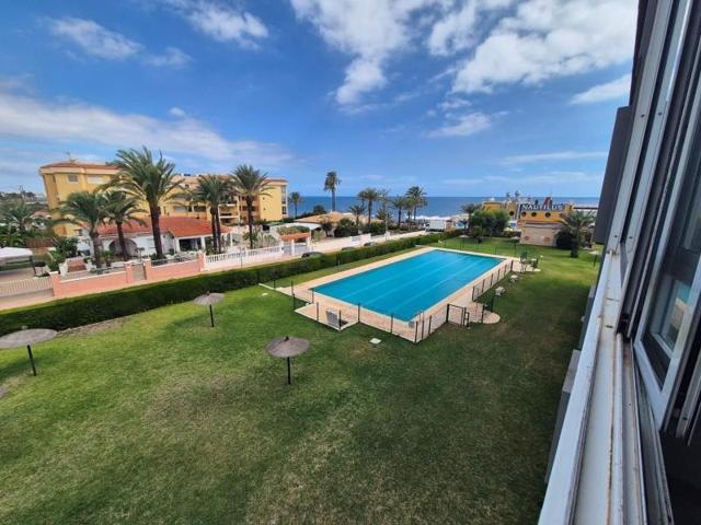 Apartamento en venta en Torrevieja, Punta Prima photo 0