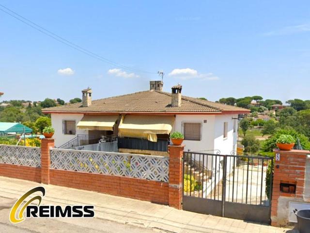 Casa en venta en Sils photo 0