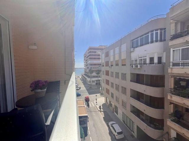 Apartamento en venta en Torrevieja, Playa de los locos photo 0