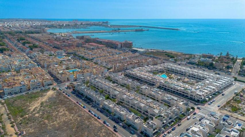 Apartamento en venta en Torrevieja, Centro photo 0
