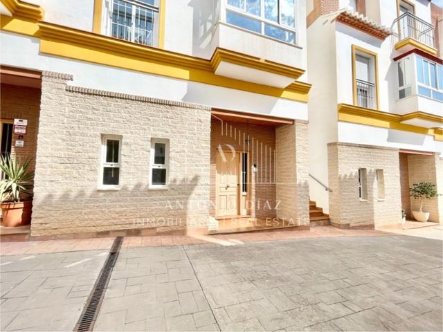 Adosada en venta en Torrox, 29770 photo 0