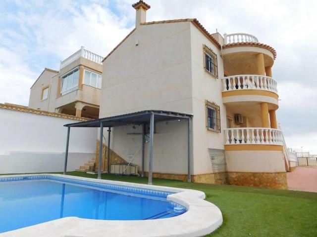 Chalet en venta en San Miguel de Salinas, Comunidad valenciana photo 0