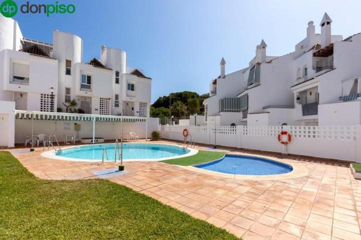 Adosada en venta en Almuñécar, Almuñécar - Velilla - Taramay photo 0