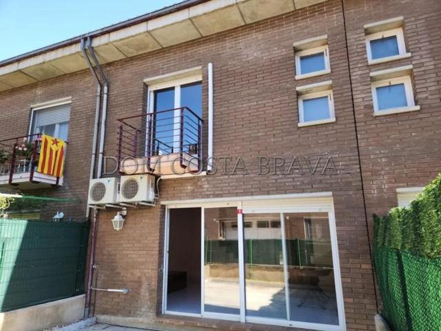 Casa en venta en Olot, La Garrotxa photo 0