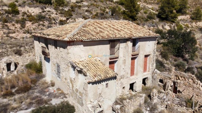 Casa con terreno en venta en Relleu, El figueral photo 0