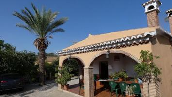 Casa con terreno en venta en Pizarra, South of spain photo 0
