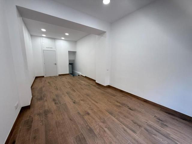 Local comercial en venta en Barcelona, Porta photo 0