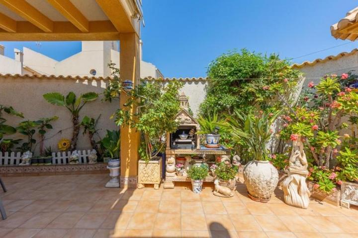 Casa en venta en Torrevieja, Los Frutales photo 0