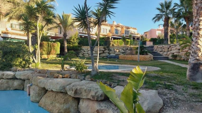 Chalet en venta en Finestrat, Sierra cortina photo 0