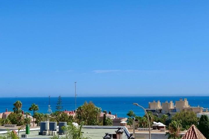 Apartamento en venta en Torremolinos, La carihuela - los nidos photo 0