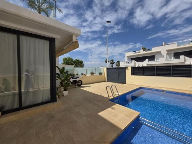 Bungalow en venta en San Pedro del Pinatar, Villa alegría photo 0
