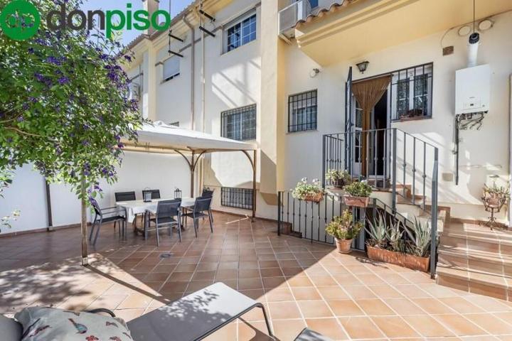 Casa en venta en Peligros, Vega de granada zona noroeste photo 0