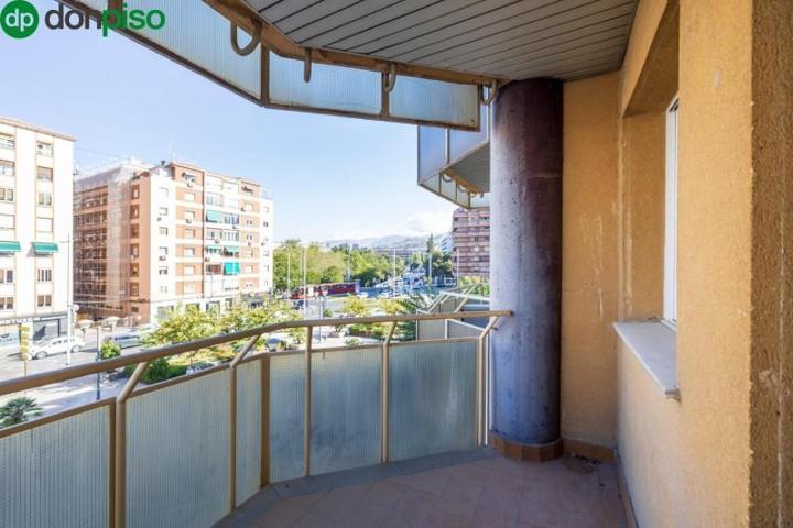 Piso en venta en Granada, Plaza einstein photo 0