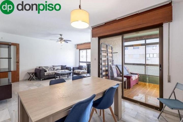 Piso en venta en Granada, Gran capitan photo 0