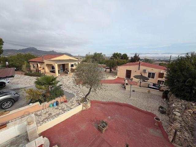 Chalet en venta en Sax photo 0