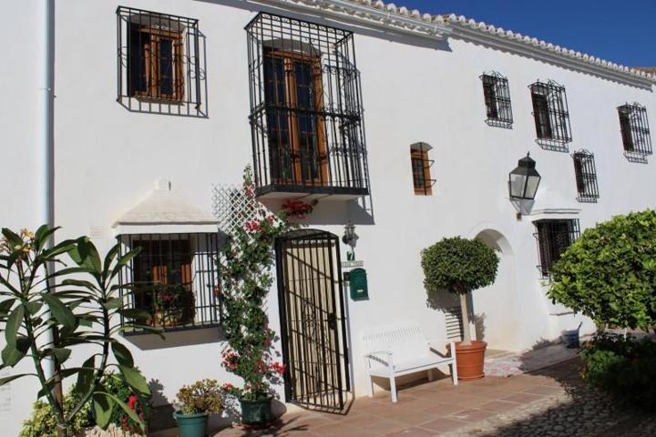 Adosada en venta en Fuengirola, Zona Sohail photo 0