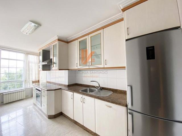Piso en venta en Santiago de Compostela photo 0