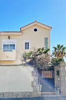 Chalet en venta en El Médano, Calle Violeta, 38612 photo 0