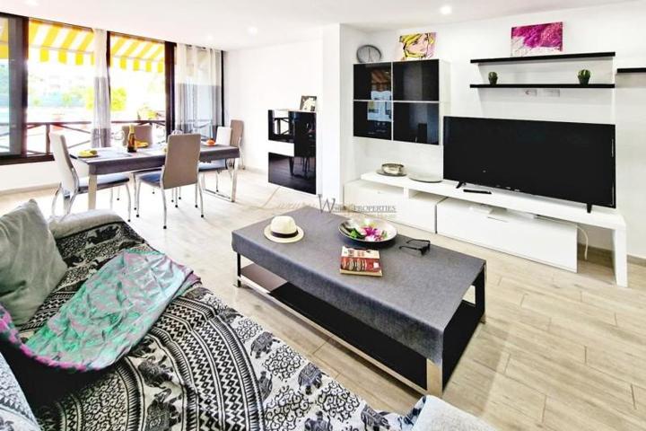 Apartamento en venta en Los Cristianos, Avenida Amsterdam, 38650 photo 0