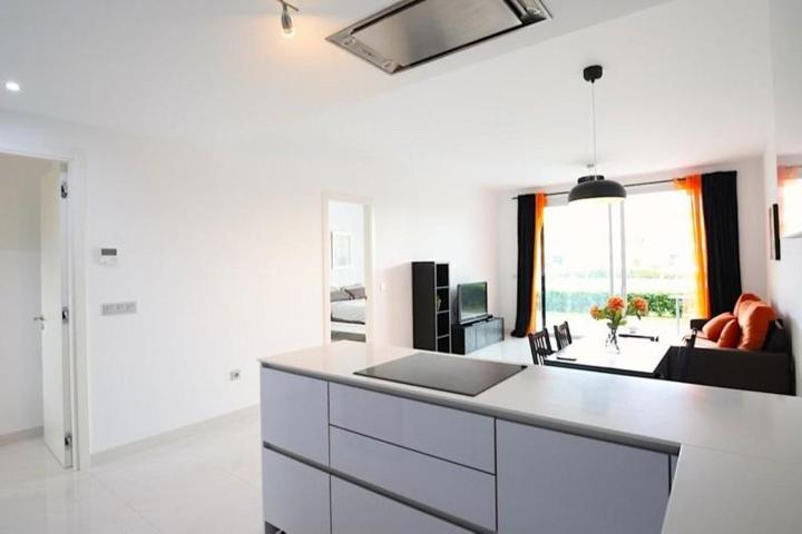 Apartamento en venta en Estepona, Whater Gardens photo 0