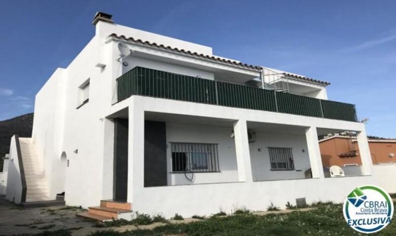 Chalet en venta en Roses photo 0