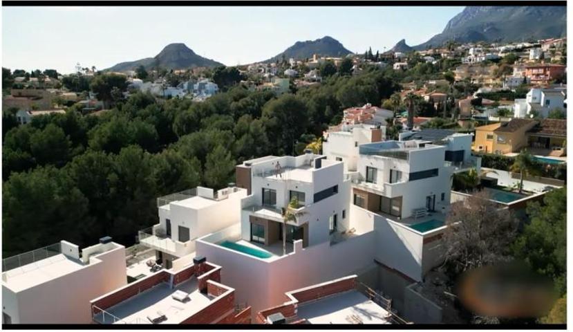 Chalet en venta en La Nucia, Mercadona Avda. Coloma photo 0