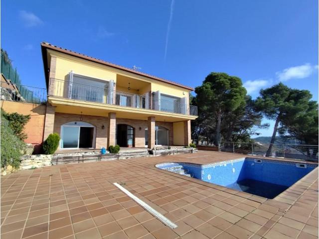 Casa en venta en Blanes photo 0