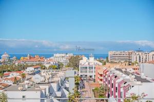 Apartamento en venta en Los Cristianos, Calle Noruega, 38650 photo 0