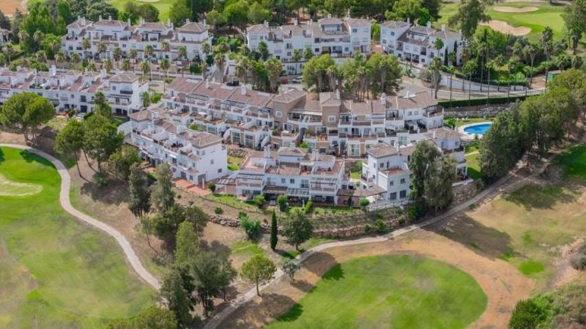 Casa en venta en Alhaurín de la Torre, Manantiales - Lagar - Cortijo photo 0