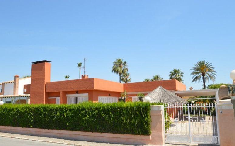 Chalet en venta en Torrevieja, La veleta photo 0